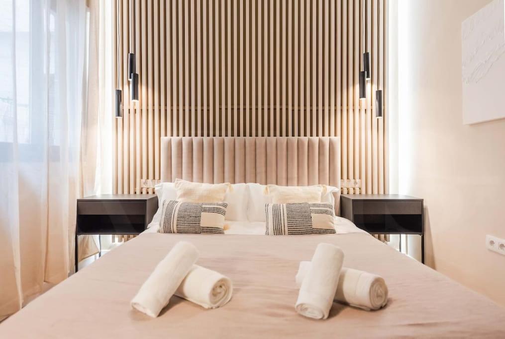 Contemporary Minimalist Apartment By Rems Málaga Buitenkant foto